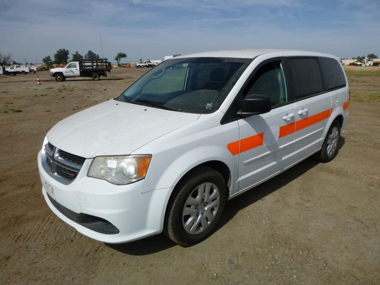 2014-dodge-grand-caravan-image-2