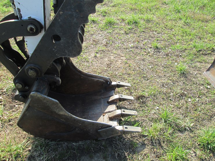 2013-bobcat-e42-image-21