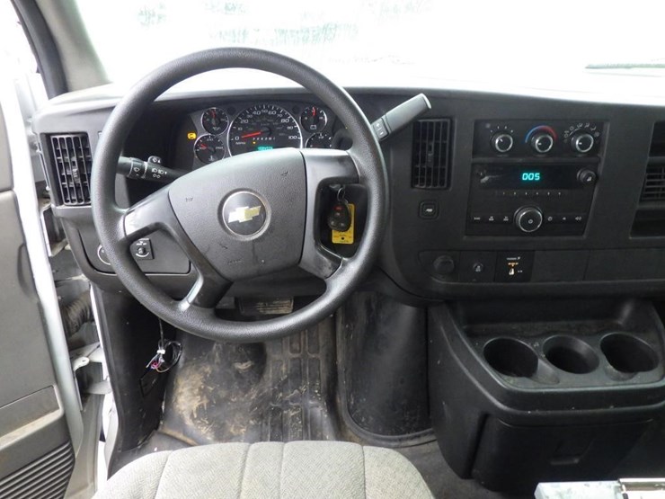 2014-chevrolet-express-2500-image-9