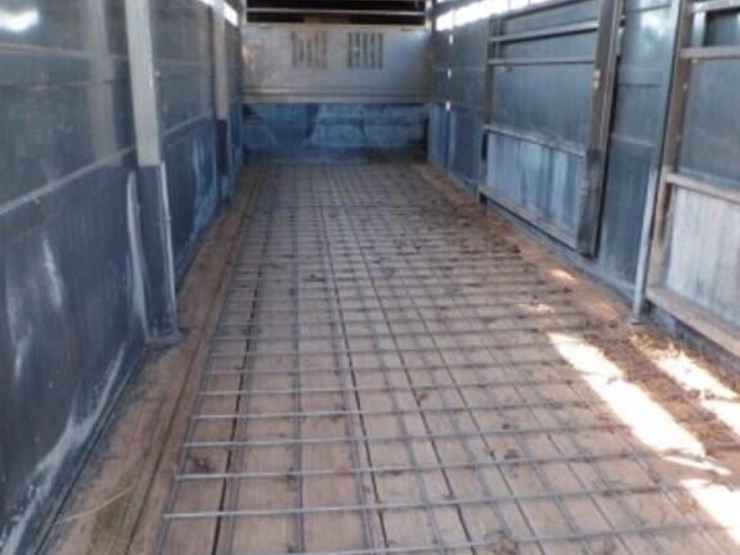 2008-titan-trailer-image-16