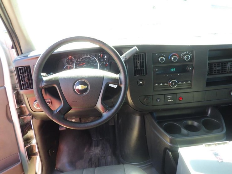 2012-chevrolet-express-2500-image-8