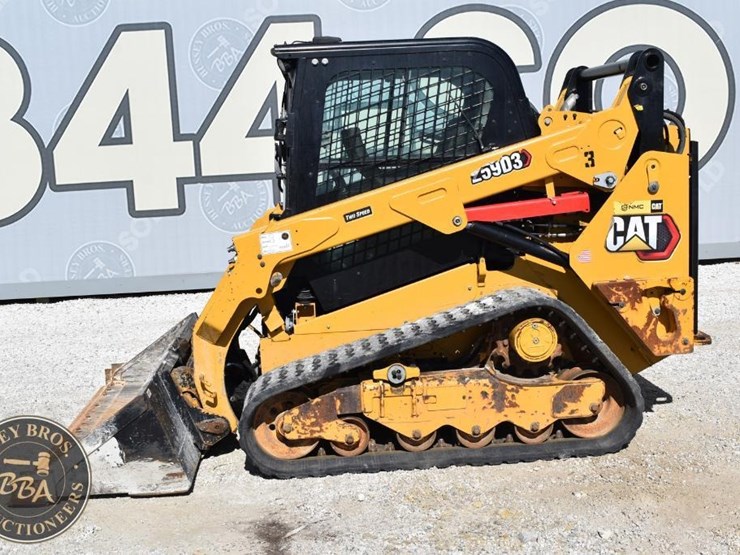 2023-caterpillar-259d3-image-2