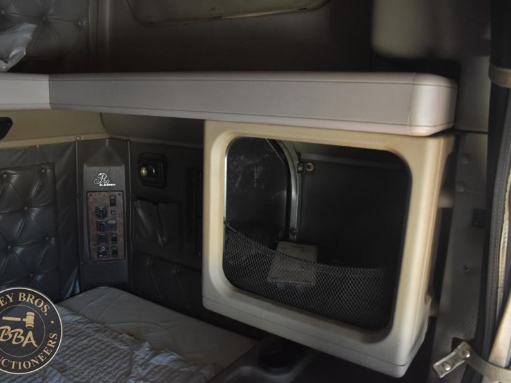 1998-international-9300-image-53