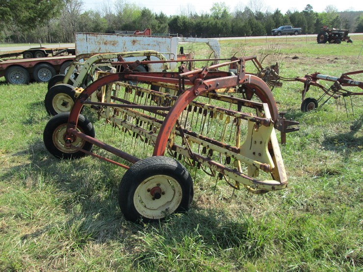 new-holland-256-image-3