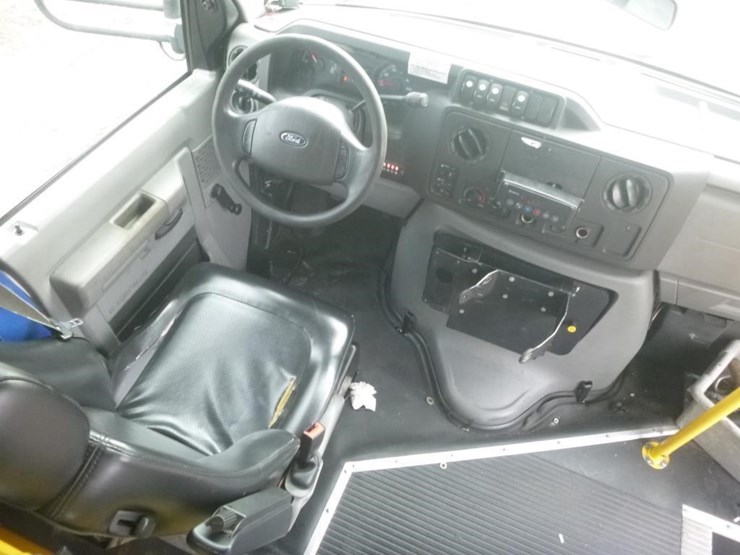 2014-ford-e450-image-9