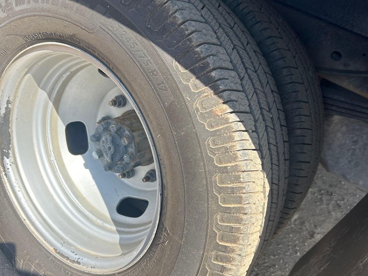 2019-ford-f350-xl-image-18