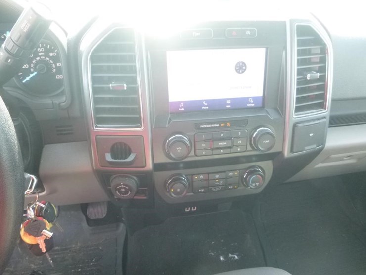 2020-ford-f150-image-10