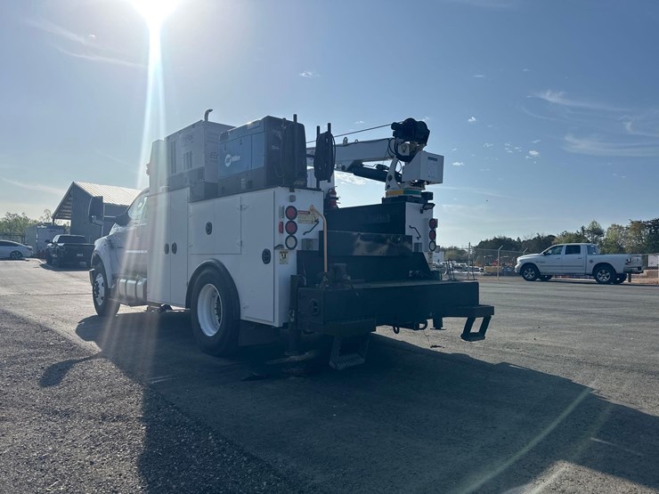 2019-ford-f750-image-9