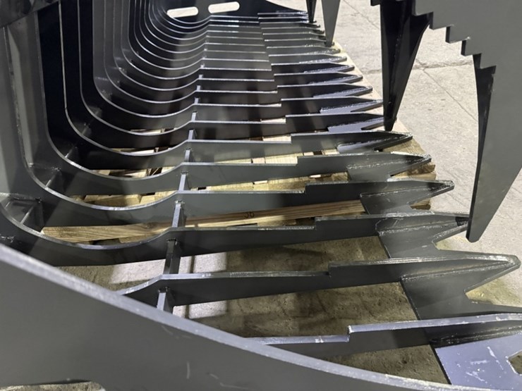 2026-arteer-rgb-84w-rock-grapple-bucket-image-5