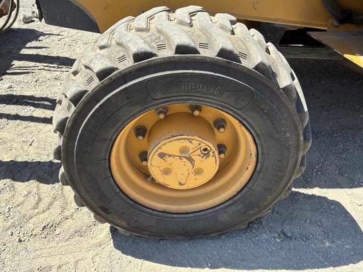 2017-deere-210lep-image-11