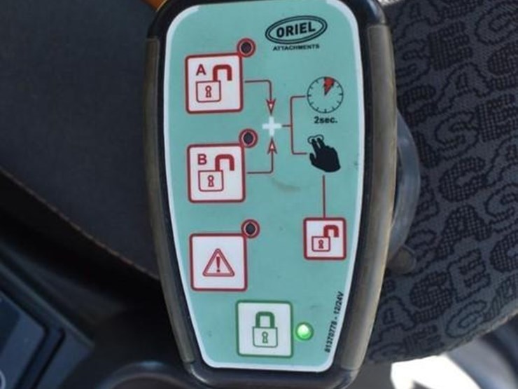 2022-case-cx75csr-image-88