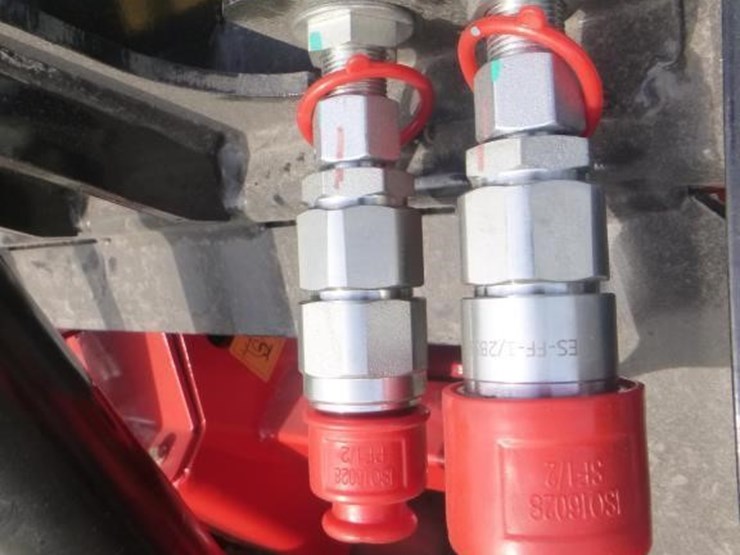 2026-sdlool-323w-skid-steer-loader-image-11