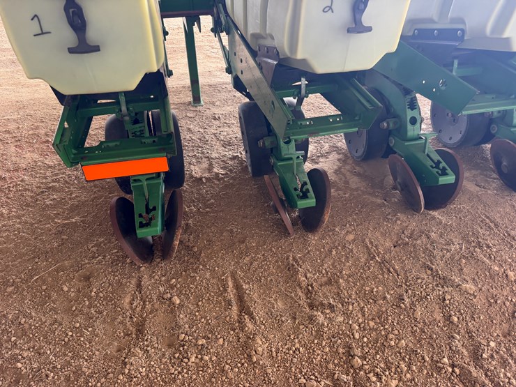 john-deere-7300-image-9