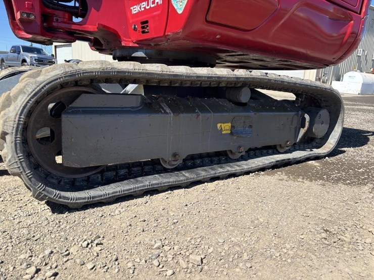 2020-takeuchi-tb230-image-22