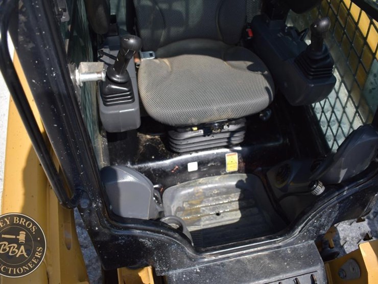 2023-caterpillar-259d3-image-37