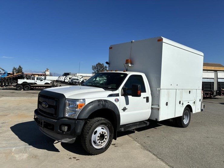 2012-ford-f550-xlt-image-1