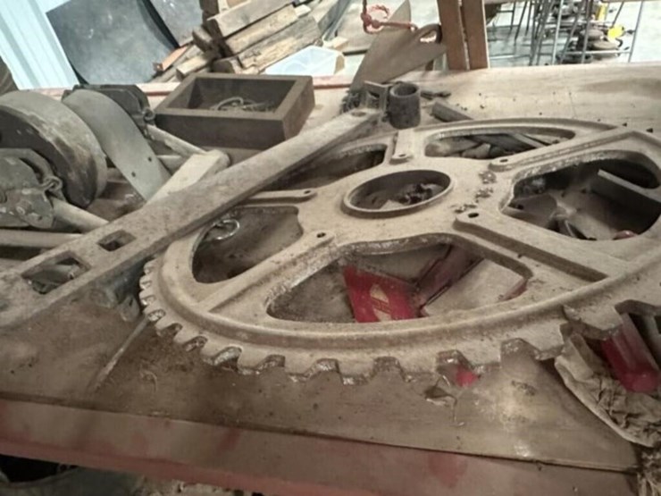 square-tubing-shelves-&-contents-image-3