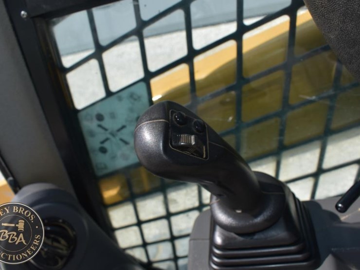 2023-caterpillar-259d3-image-41