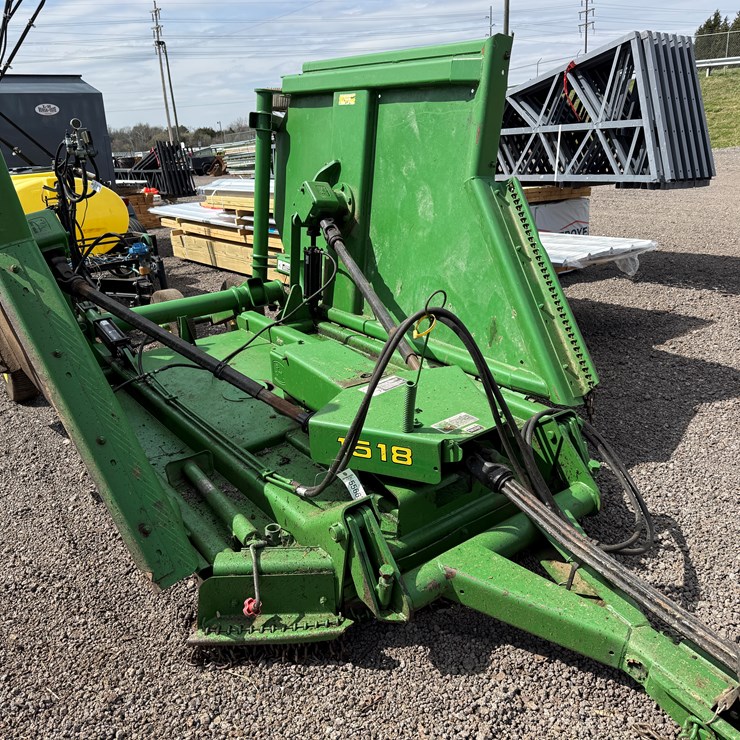 JOHN DEERE 1518