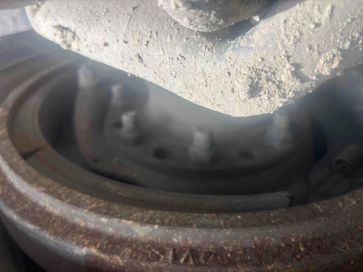 2004-peterbilt-385-image-14