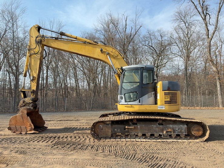 2009-komatsu-pc228us-lc-3e0-image-2