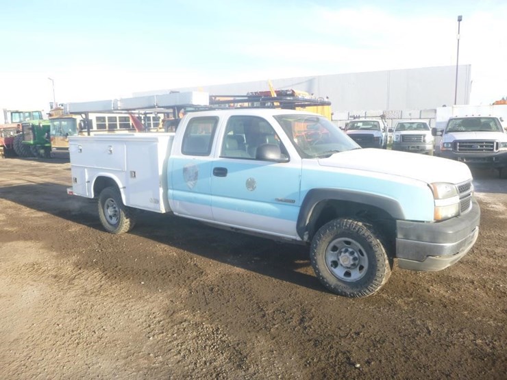 2007-chevrolet-3500-image-2