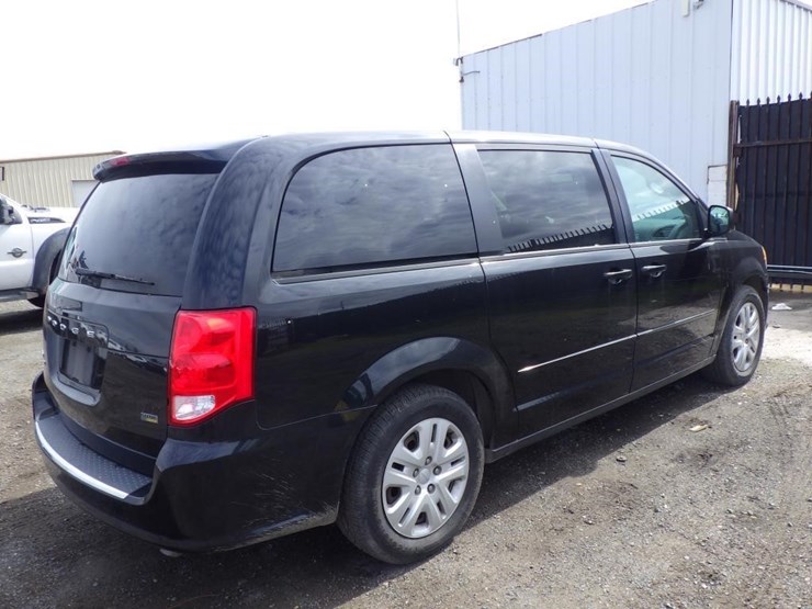 2016-dodge-grand-caravan-image-3