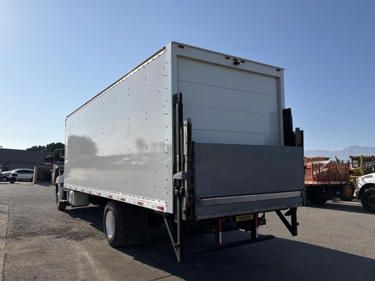 2016-hino-338-image-4