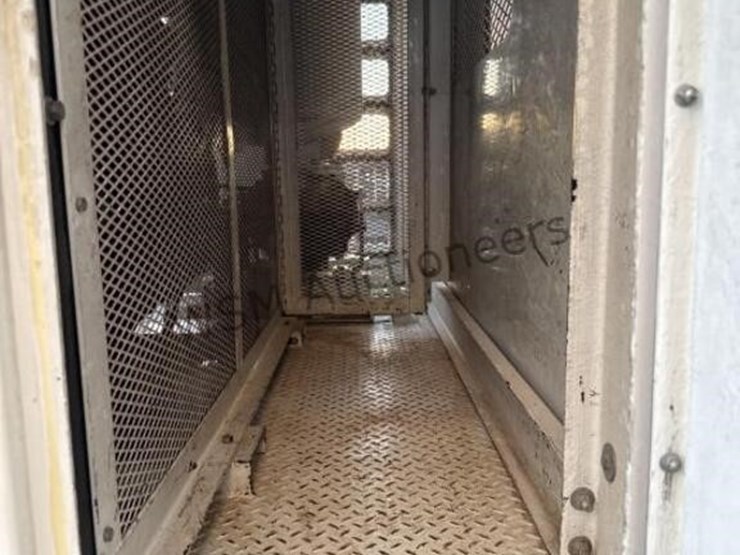 2009-international-durastar-4400-image-37