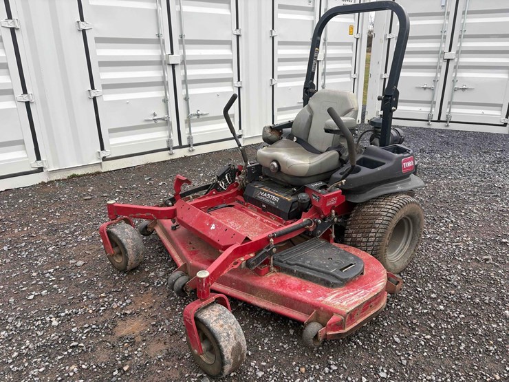 toro-6000-series-master-zero-turn-mower-image-1