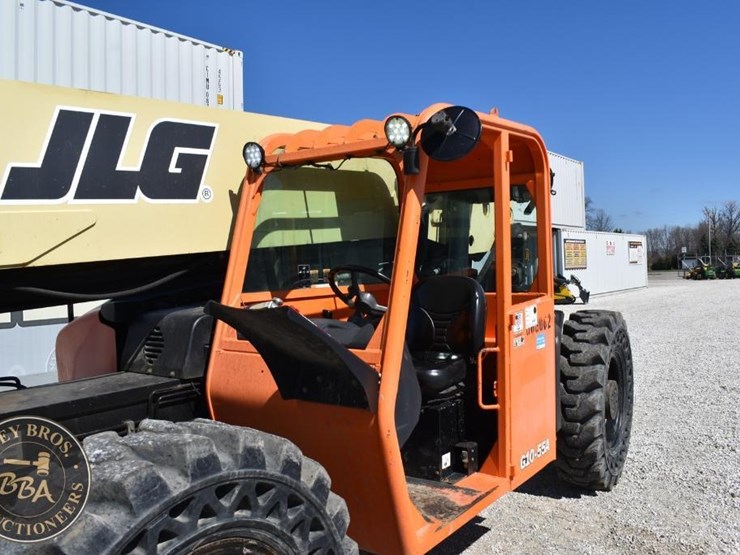 2015-jlg-g10-55a-image-33