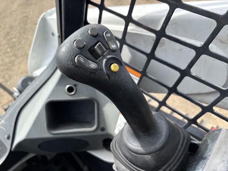 2017-bobcat-t650-image-25