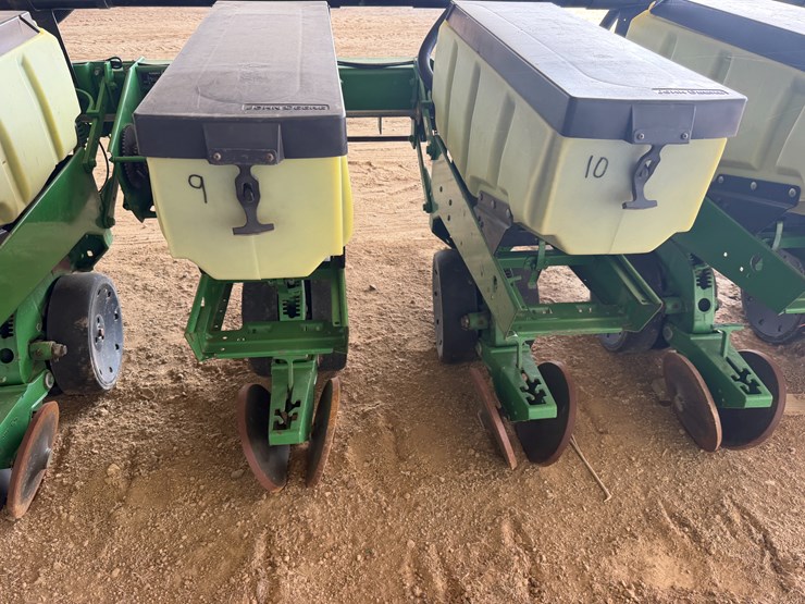 john-deere-7300-image-14