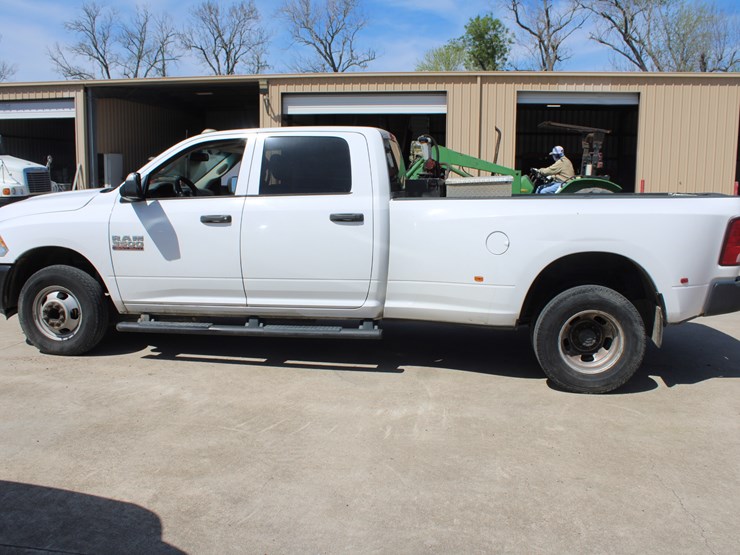 2018-dodge-ram-3500-image-1