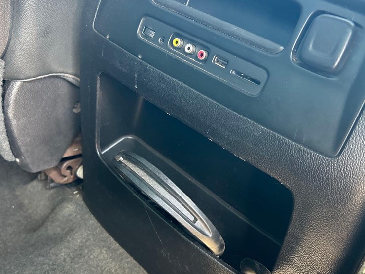 2015-chevrolet-silverado-ltz-2500hd-4x4-crew-cab-pick-up-truck-image-24