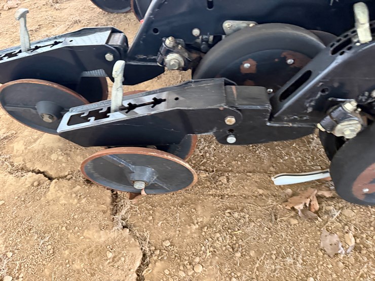 great-plains-yp825a-image-10