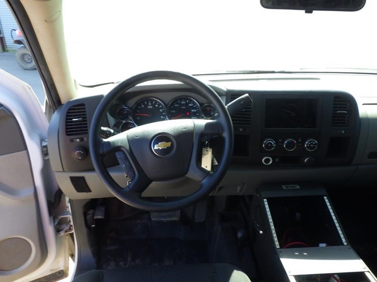 2013-chevrolet-2500hd-image-7