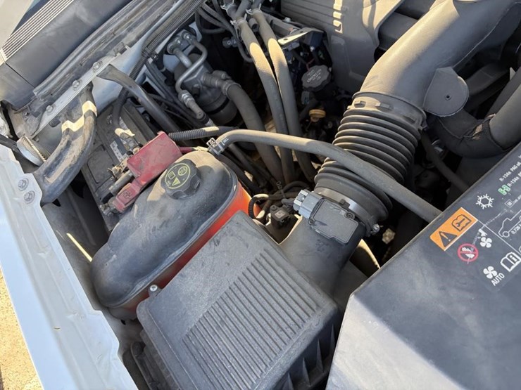 2013-chevrolet-2500-image-22