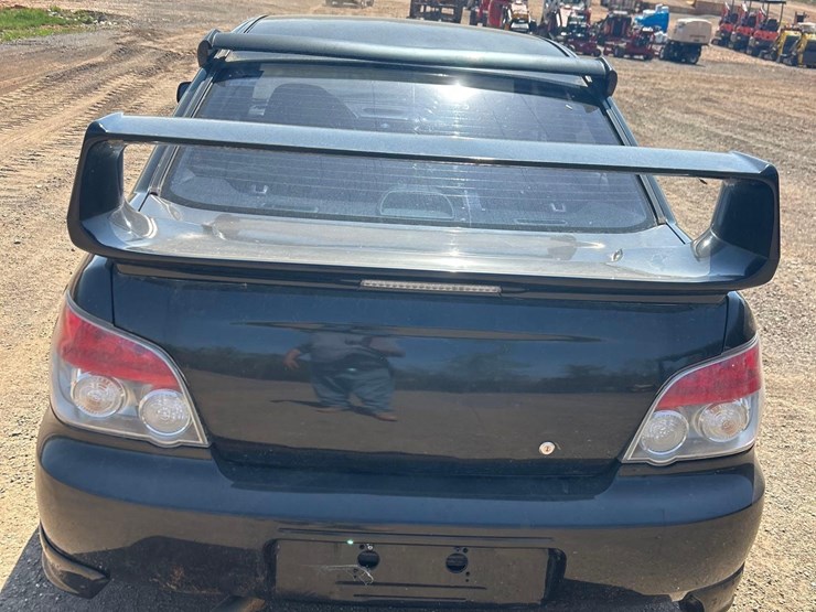 2004-subaru-impreza-awd-sedan-image-6