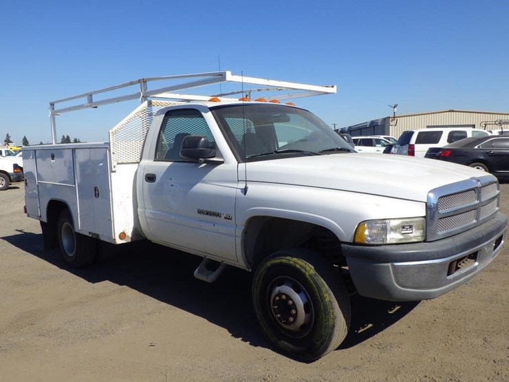 2001-dodge-ram-3500-image-2