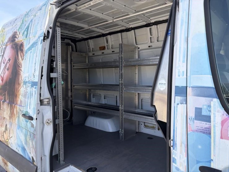 2011-utility-van-image-10