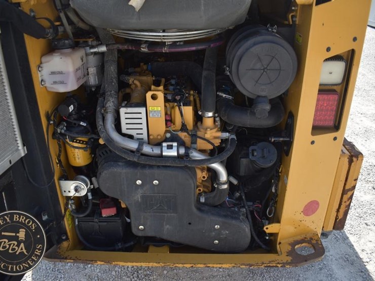 2023-caterpillar-259d3-image-24