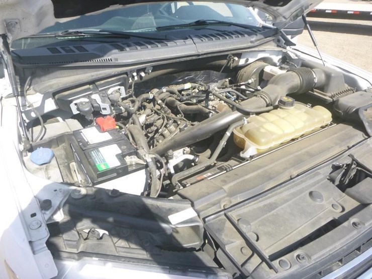 2020-ford-f150-image-13