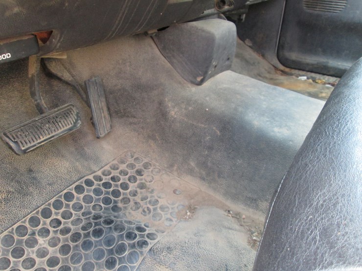 1999-dodge-2500-image-31