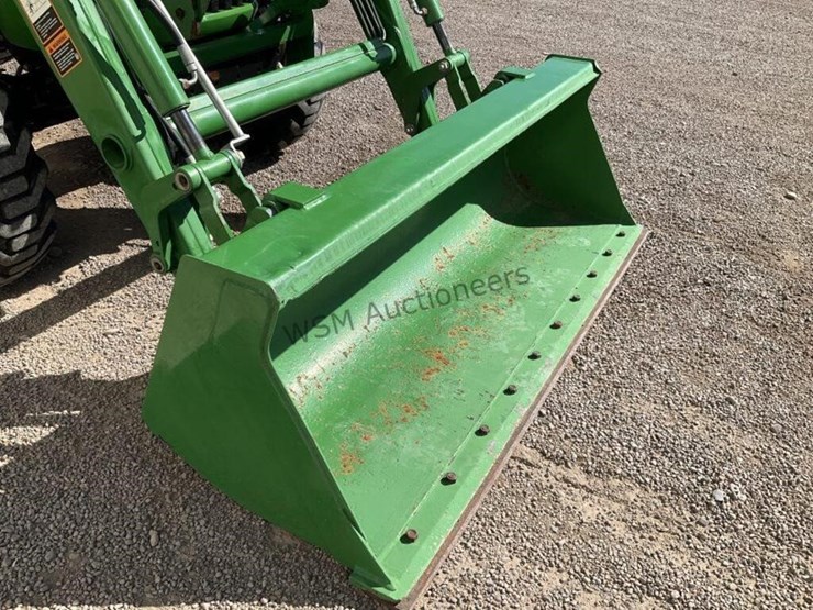 john-deere-3320-image-11