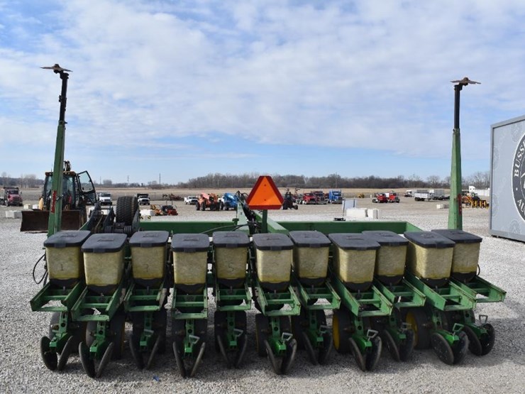 1990-john-deere-7240-image-29