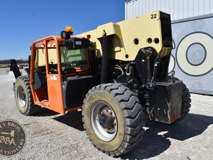 2014-jlg-g12-55a-image-15