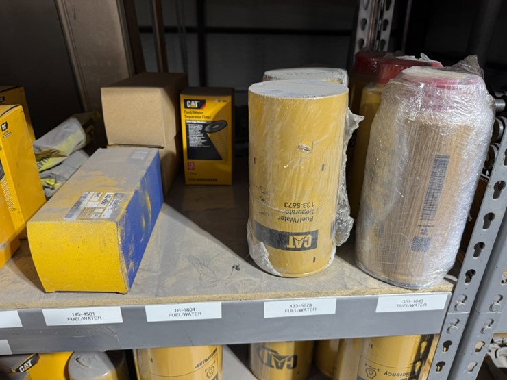 6-shelve-section-of-caterpillar-filters-&-bowen-ps-parts-image-4