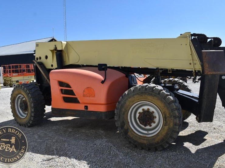 2014-jlg-g12-55a-image-25