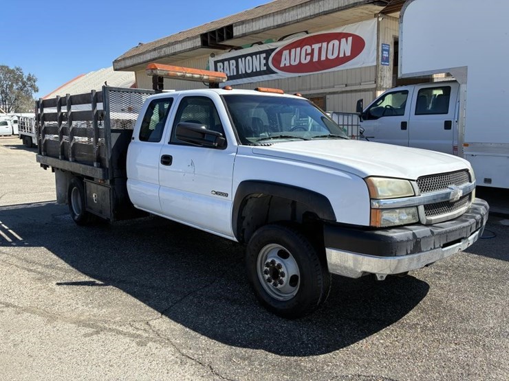 2003-chevrolet-silverado-3500-image-2